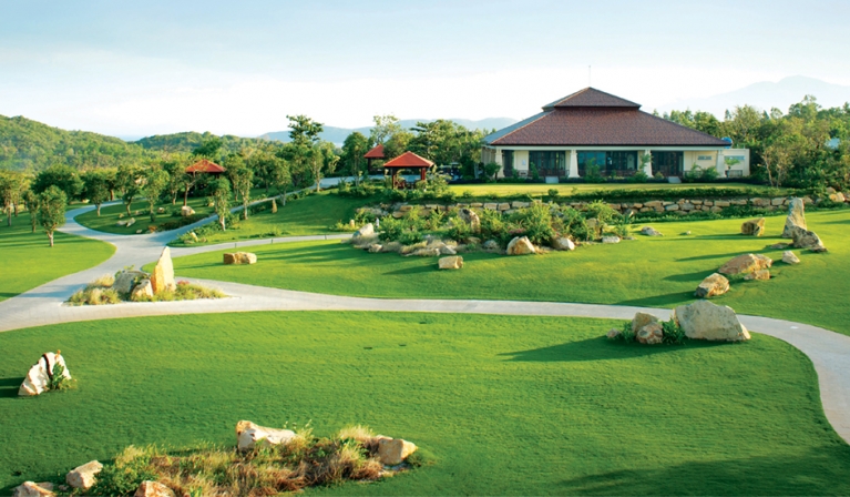 Sân-Golf-Vinpearl-Nha-Trang-resort