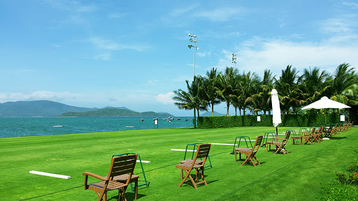 dia-chi-gia-san-golf-diamond-bay-nha-trang-resort