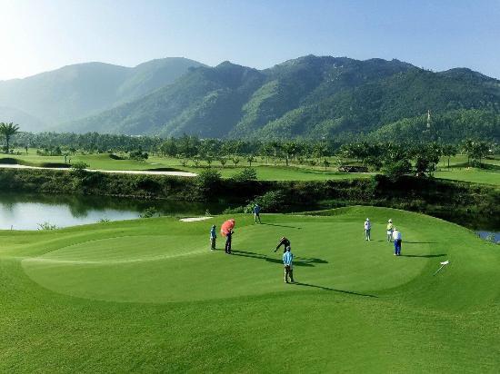 Tour du lịch golf Nha Trang - Trải nghiệm chơi golf tại sân golf Diamond Bay Golf & Villas Nha Trang 