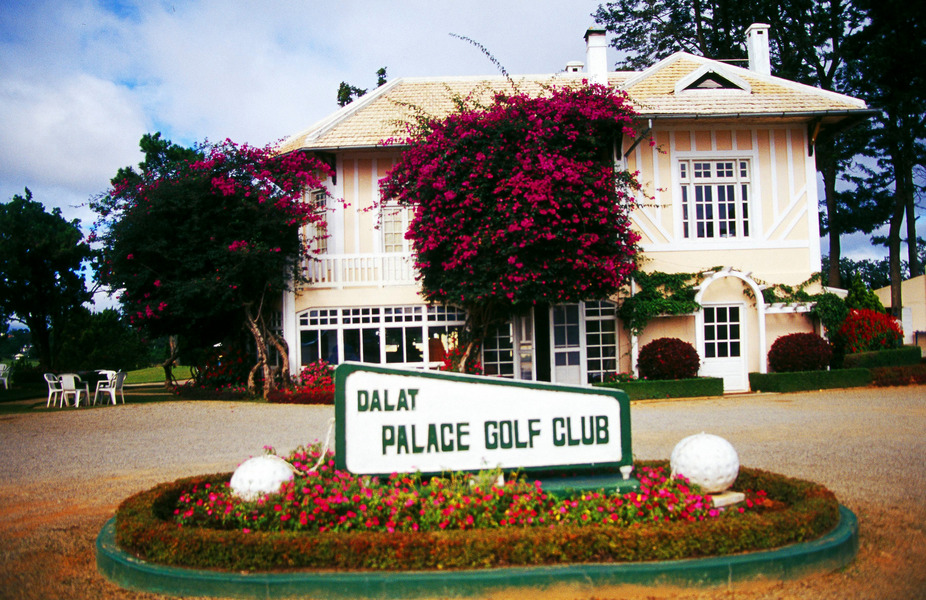 bang-gia-dich-vu-dalat-palace-golf-club-san-golf-da-lat-nam-2020