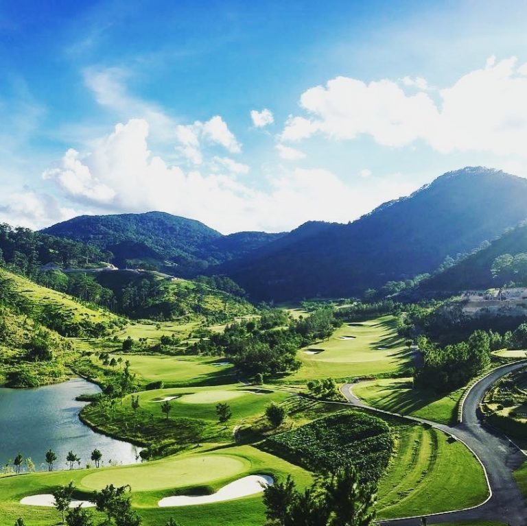 Tour du lịch golf Đà Lạt - Phong cảnh xung quanh sân golf SAM Tuyền Lâm