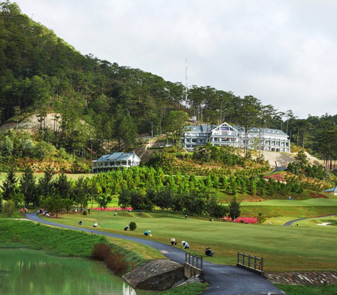 Bảng giá dịch vụ sân golf Sam (Sacom) Tuyền Lâm resort – Đà Lạt
