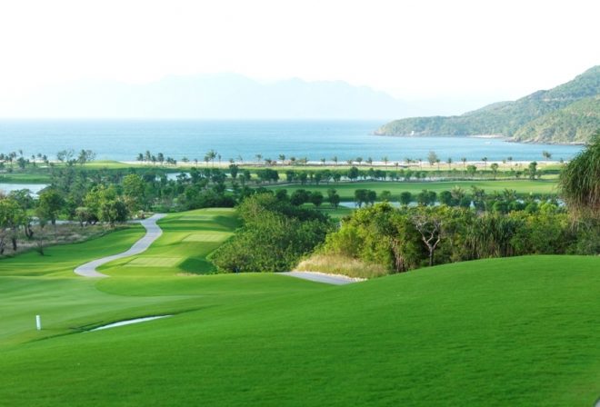 Bảng giá dịch vụ sân Golf Vinpearl Nam Hội An resort